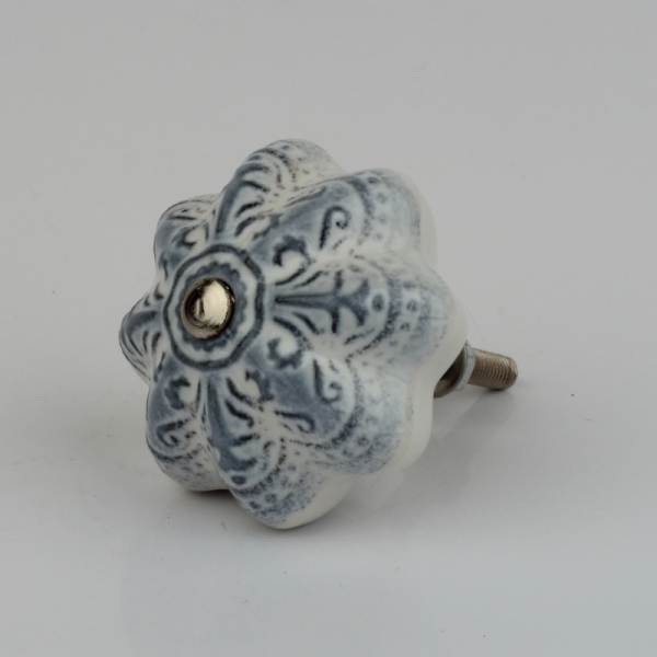 Nábytková úchytka ozdobná květina 4x3cm