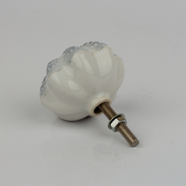 Nábytková úchytka ozdobná květina 4x3cm