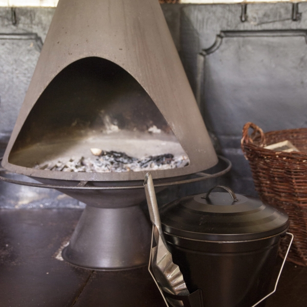 Nádoba na popel s lopatkou