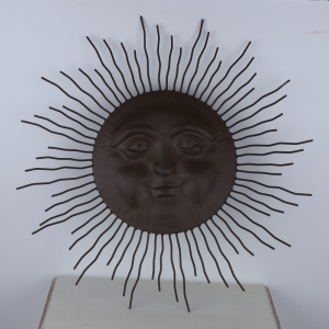 Nástěnná dekorace kovové slunce 68cm