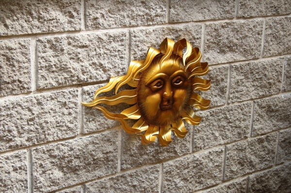 Nástěnná dekorace na zeď slunce 63,5x12,7x43cm