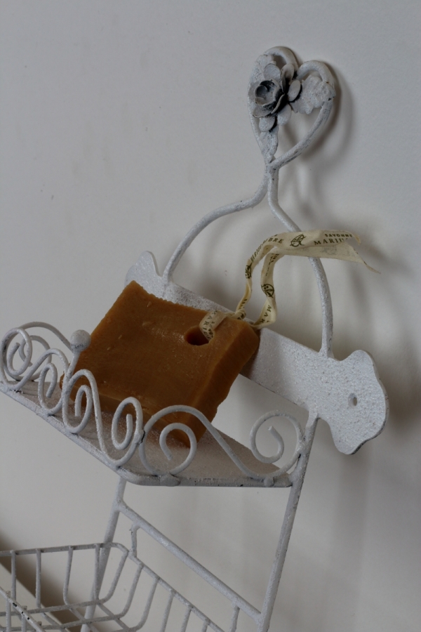 Nástěnná mýdlenka a věšák 33cm