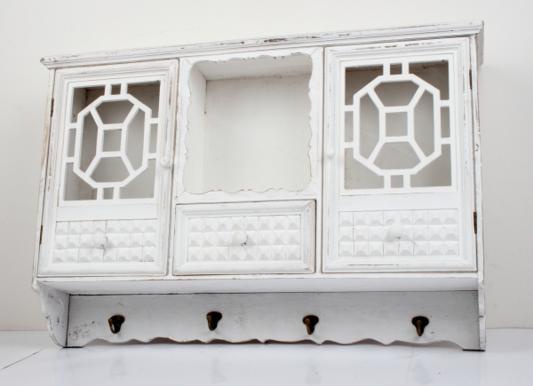 Nástěnná skříňka ve venkovském stylu bílá 80x55,5x17cm