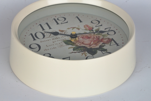 Nástěnné hodiny bílé s růží kov 22cm