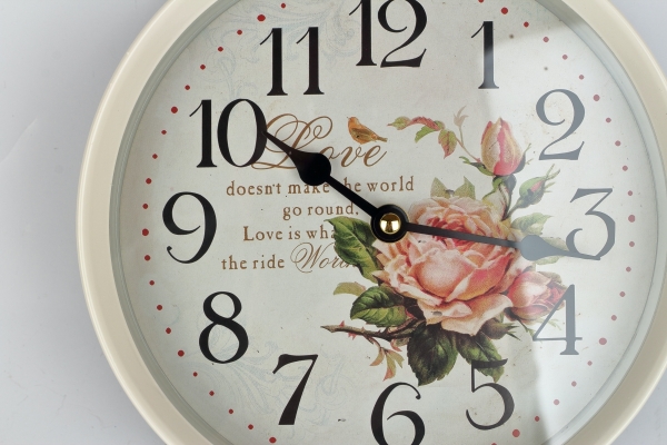 Nástěnné hodiny bílé s růží kov 22cm