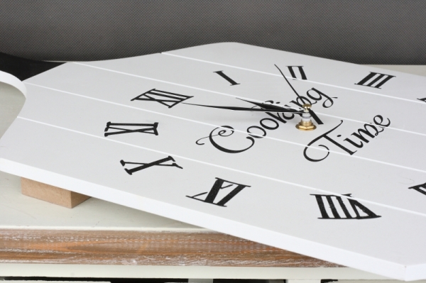 Nástěnné hodiny do kuchyně prkénko bílé 57x30cm