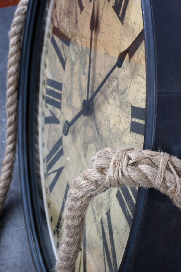 Nástěnné hodiny s mapou a lanem 60cm