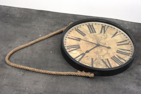 Nástěnné hodiny s mapou a lanem 60cm