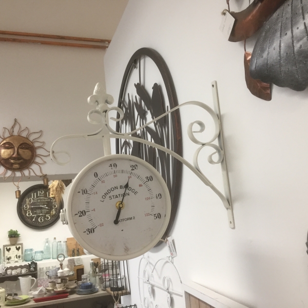Nástěnné hodiny + teploměr - VYŘAZENÉ
