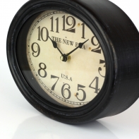 Nástěnné hodiny THE NEW ERA 28x27cm