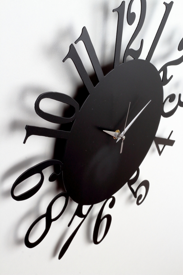 Nástěnné kovové hodiny bez rámu 40cm