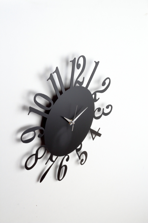 Nástěnné kovové hodiny bez rámu 40cm