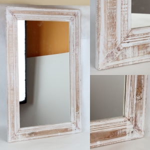 Nástěnné zrcadlo 50,5 x 70,5cm světlé