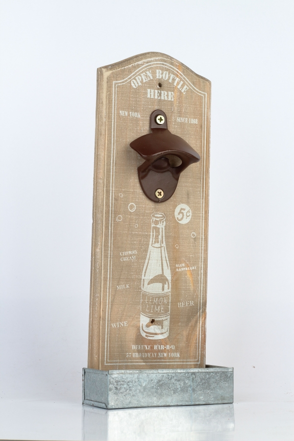 Nástěnný otvírák lahví OPEN BOTTLE HERE 30cm