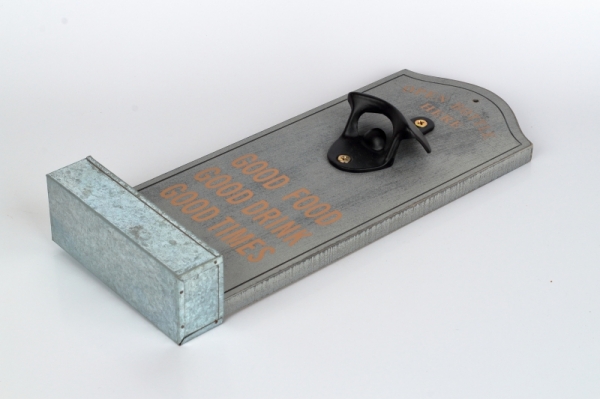 Nástěnný otvírák lahví se zásobníkem na zátky šedý