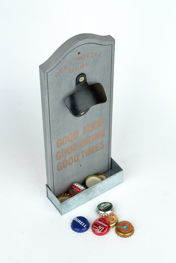 Nástěnný otvírák na pivo 30cm