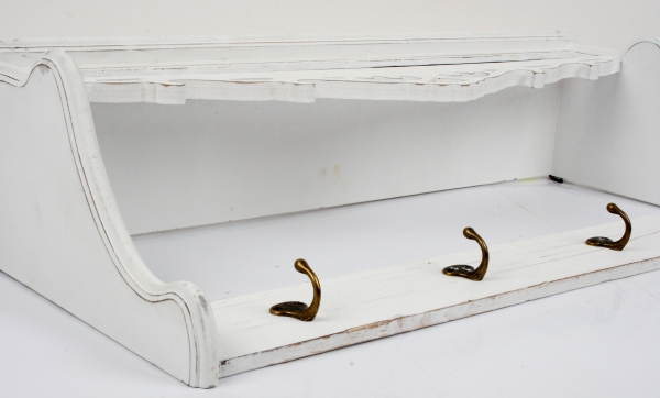 Nástěnný věšák dřevěný s policí bílý 76x18x32cm