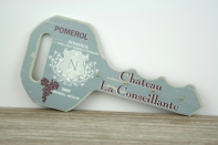 Nástěnný věšák na klíče ve tvaru klíče