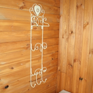 Nástěnný věšák srdce s poličkou 85cm