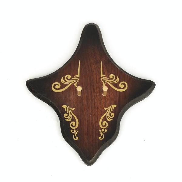 Nástěnný závěs na meč 25 x 29 cm dřevěný