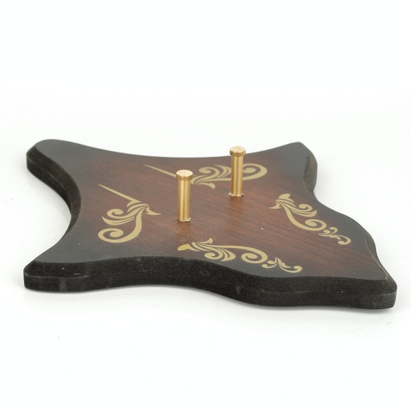 Nástěnný závěs na meč 25 x 29 cm dřevěný