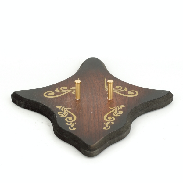 Nástěnný závěs na meč 25 x 29 cm dřevěný