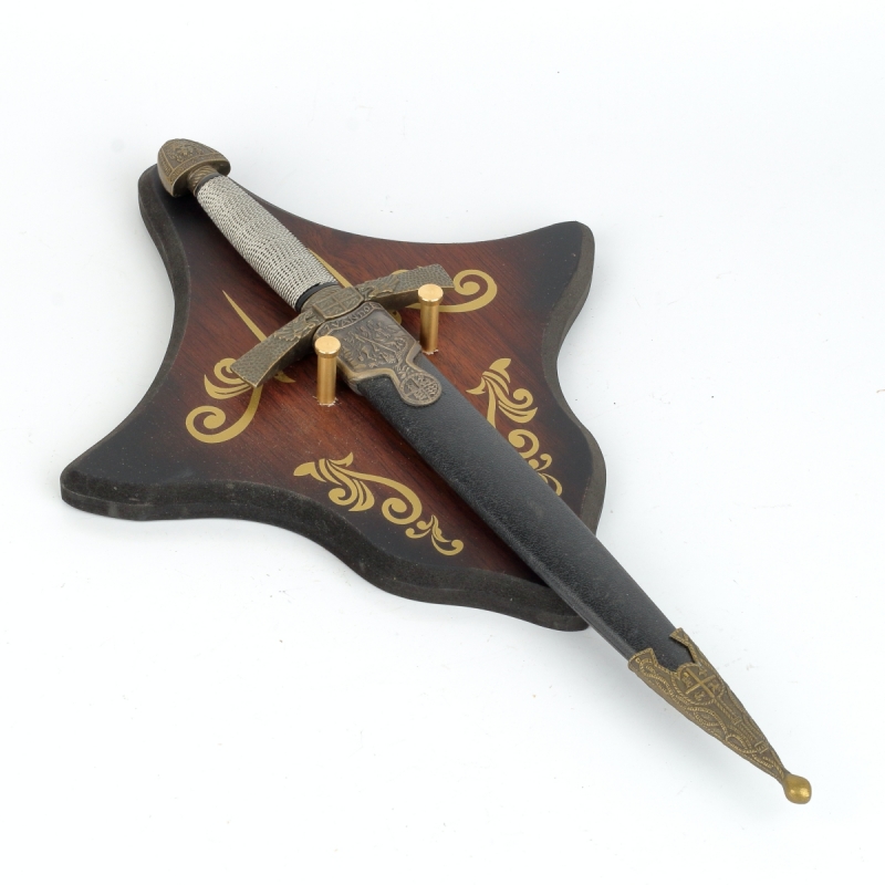 Nástěnný závěs na meč 25 x 29 cm dřevěný