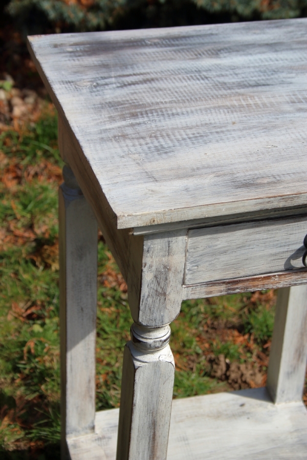 Noční stolek bílý 70x40x40cm