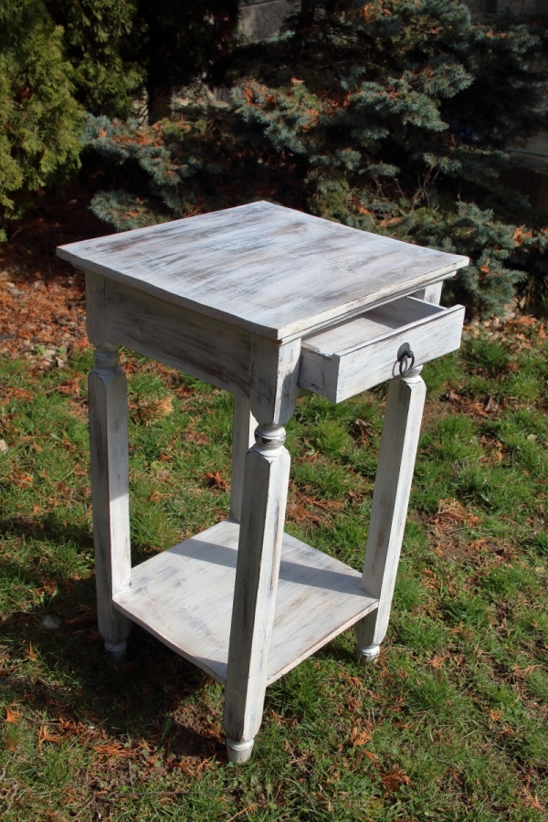 Noční stolek bílý 70x40x40cm