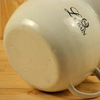 Nočník - ve spodní části drobné promáčknutí