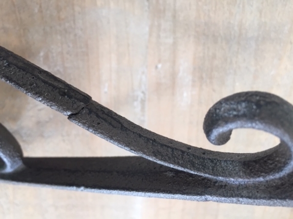 Nosníky na police - vyřazeno