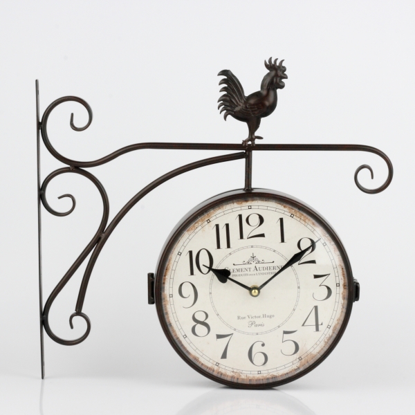 Oboustranné hodiny s arabskými číslicemi a kohoutem 41x39x7cm