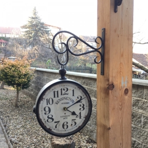 Oboustranné nádražní hodiny - Vyřazeno