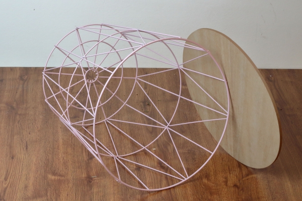 Odkládací stolek v industriálním stylu 40x41cm