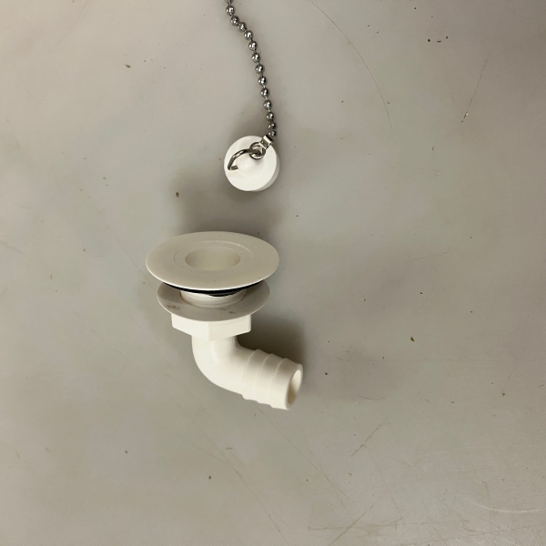 Odpadní vývod 90°, pro otvory o průměru 19 mm