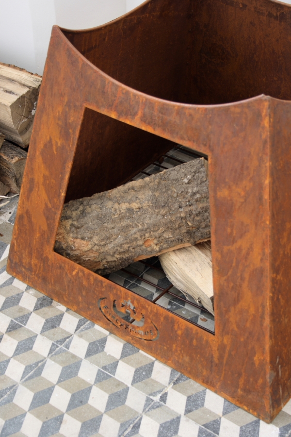 Ohniště se zásobníkem - vyřazené