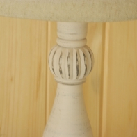 Osvětlení do ložnice- lampa soustružená bílá 47cm