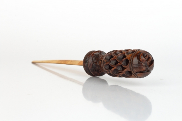 Otvírač na dopisy s ručně vyřezávanou rukojetí 19cm