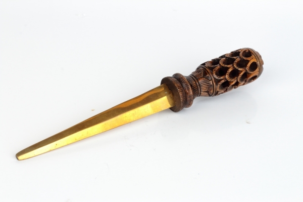 Otvírač na dopisy s ručně vyřezávanou rukojetí 19cm