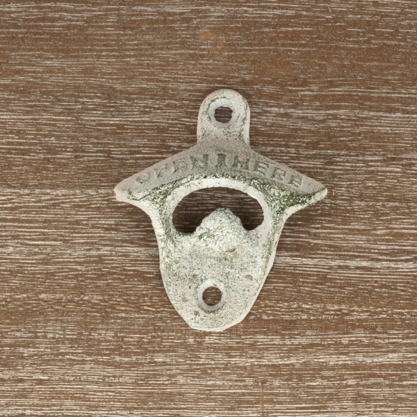 Otvírák na pivo na zed