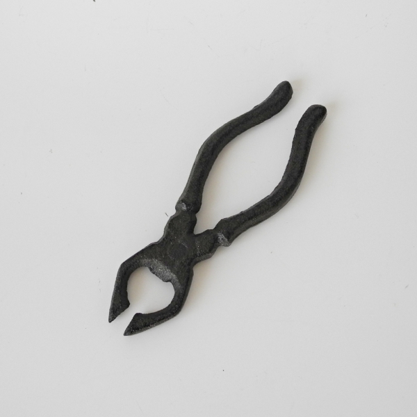 Otvírák na pivo pro elektrikáře