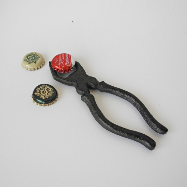 Otvírák na pivo pro elektrikáře