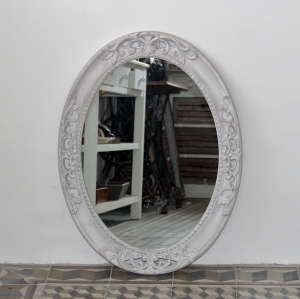 Oválné zrcadlo s patinou a zdobením 60x80cm