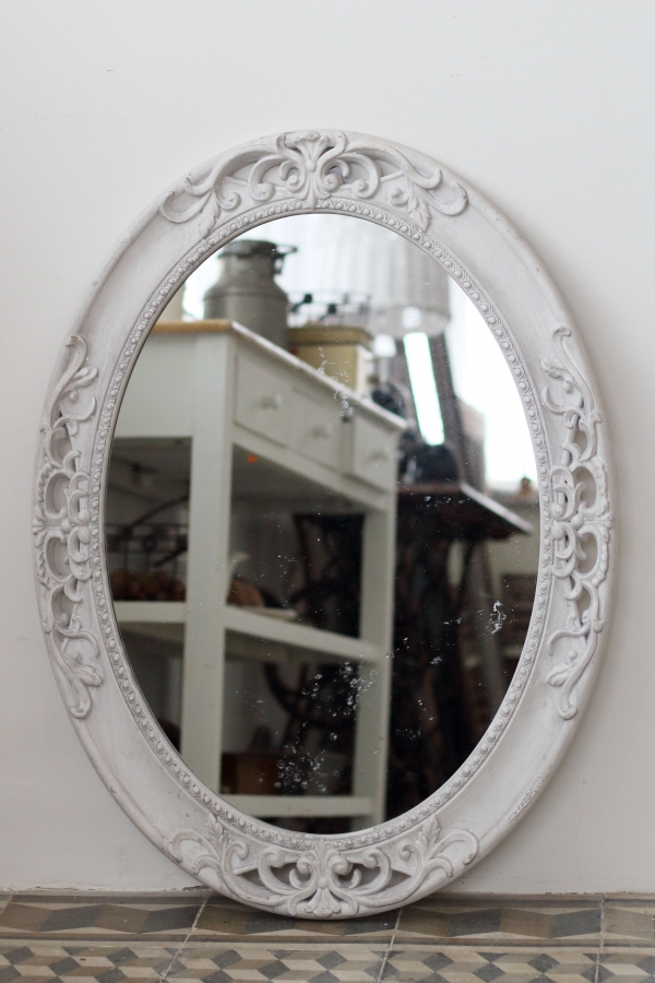 Oválné zrcadlo s patinou a zdobením 60x80cm