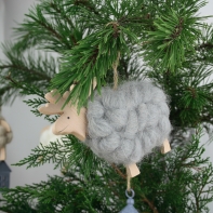 Ozdoba na vánoční stromeček - sob šedý 13x10cm