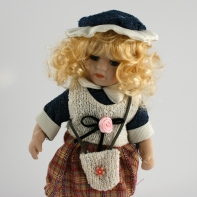 Panenka porcelánová 20cm C