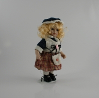 Panenka porcelánová 20cm C