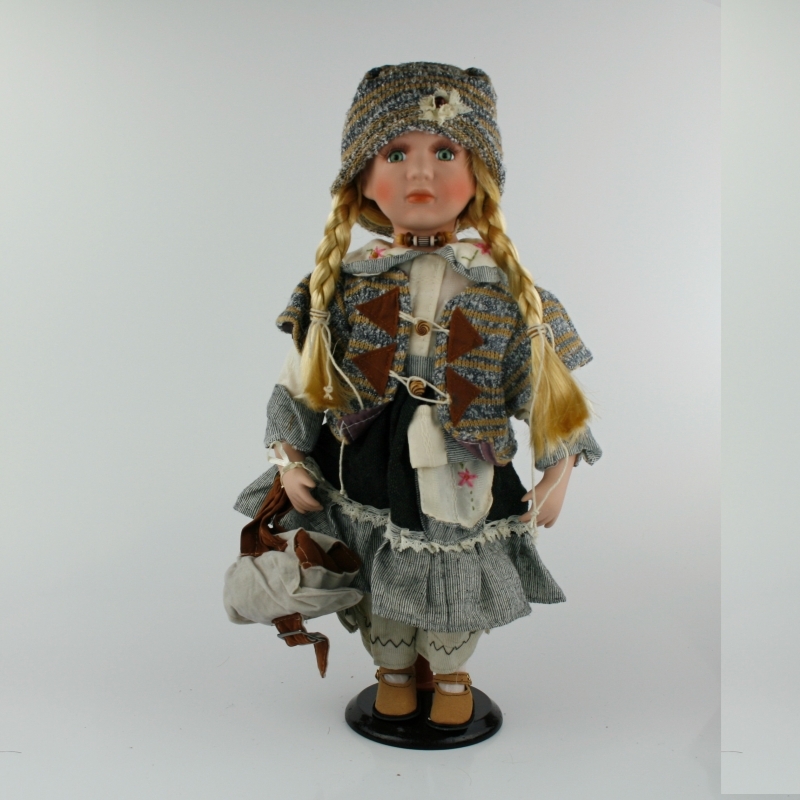 Panenka porcelánová Melanie 40cm