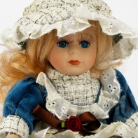 Panenka s porcelánovou hlavičkou Nora 20cm