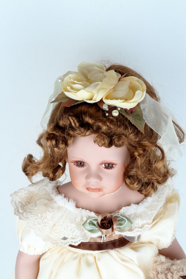 Panenka Sofie porcelánová 58cm